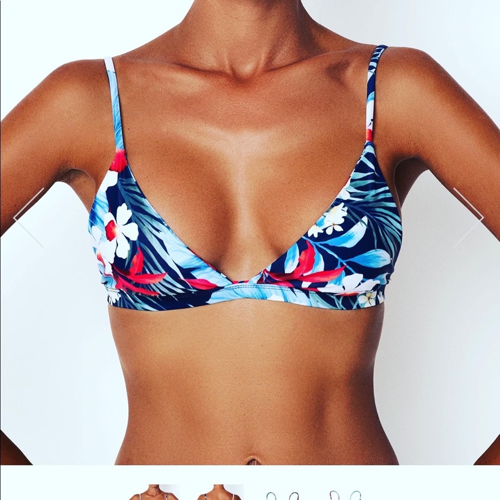 brand new Vaya Island bikini top with tags